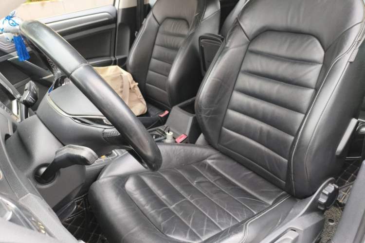 Used Volkswagen Golf 2016 230TSI Automatic Luxury Version Left Front Seat