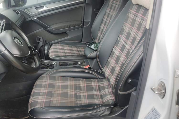 Used Volkswagen Golf 2016 230TSI Automatic Comfort Version Left Front Seat