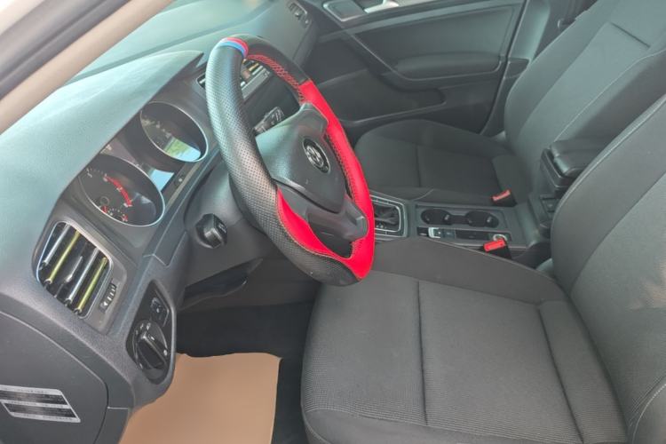 Used Volkswagen Golf 2016 1.6L Automatic Fashion Model Left Front Seat