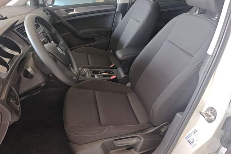 Used Volkswagen Golf 2016 1.6L Automatic Fashion Model Left Front Seat