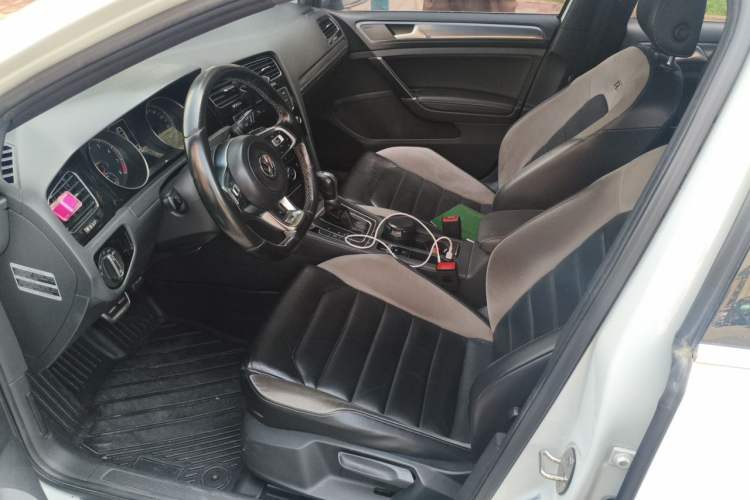 Used Volkswagen Golf 2016 1.4TSI Automatic R-Line Left Front Seat