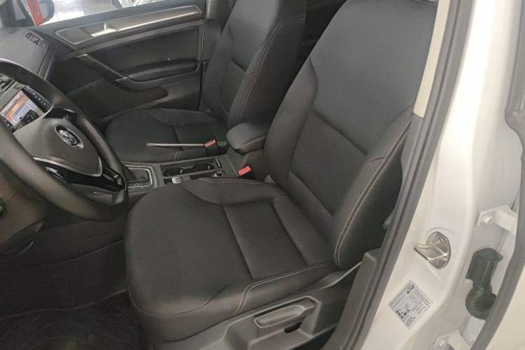 Used Volkswagen Golf 2016 1.6L Automatic Comfort Model Left Front Seat