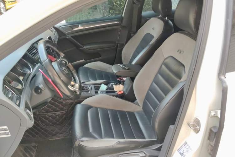 Used Volkswagen Golf 2016 1.4TSI Automatic R-Line Left Front Seat