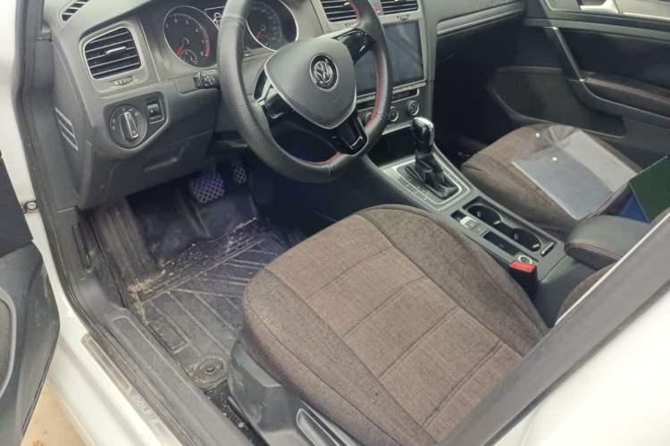 Used Volkswagen Golf 2016 230TSI Automatic Comfort Version Left Front Seat