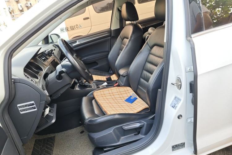 Used Volkswagen Golf 2016 230TSI Automatic Luxury Version Left Front Seat