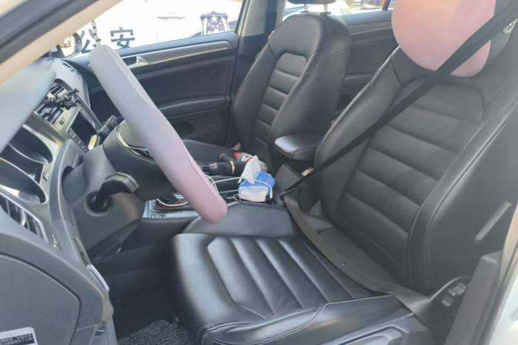 Used Volkswagen Golf 2016 230TSI Automatic Luxury Version Left Front Seat