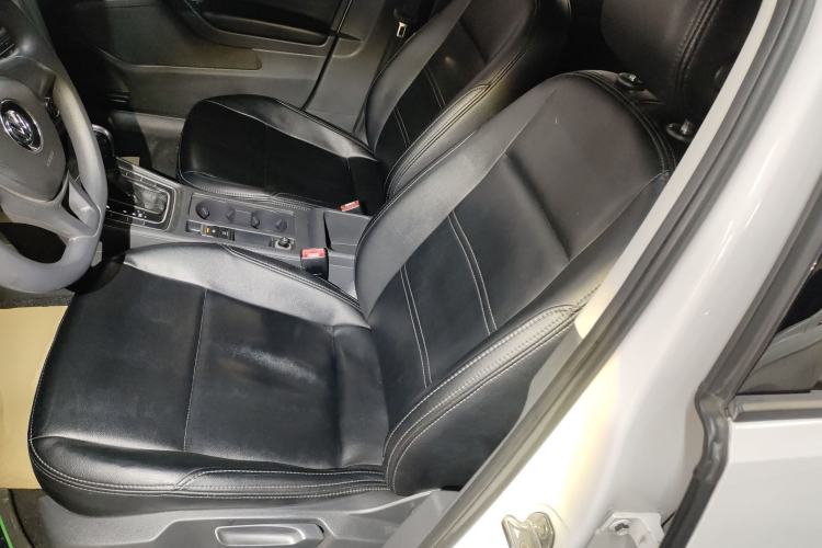 Used Volkswagen Golf 2016 1.6L Automatic Fashion Model Left Front Seat