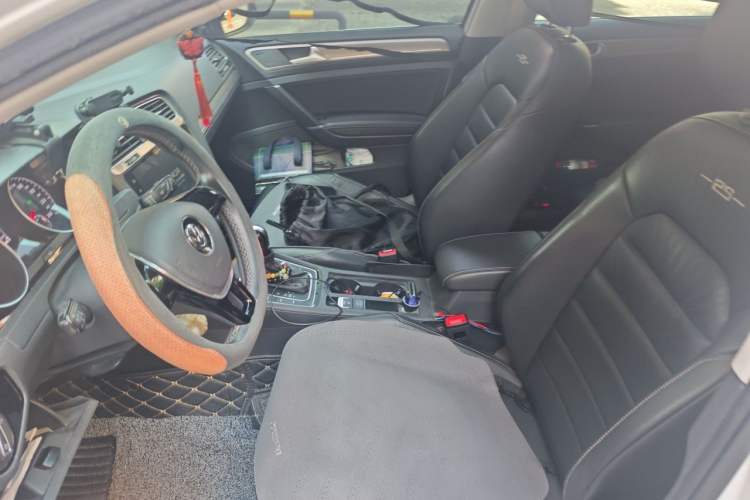 Used Volkswagen Golf 2016 1.4 TSI 25th Anniversary Edition Left Front Seat