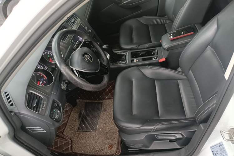 Used Volkswagen Golf 2016 1.6L Automatic Comfort Model Left Front Seat