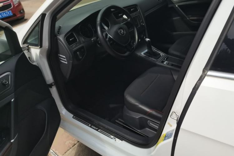 Used Volkswagen Golf 2016 230TSI Automatic Comfort Version Left Front Seat