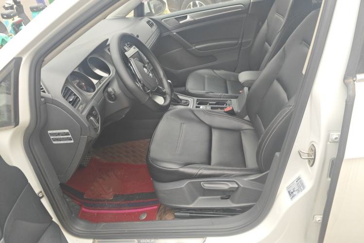 Used Volkswagen Golf 2016 230TSI Automatic Comfort Version Left Front Seat