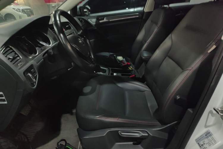 Used Volkswagen Golf 2016 230TSI Automatic Comfort Version Left Front Seat