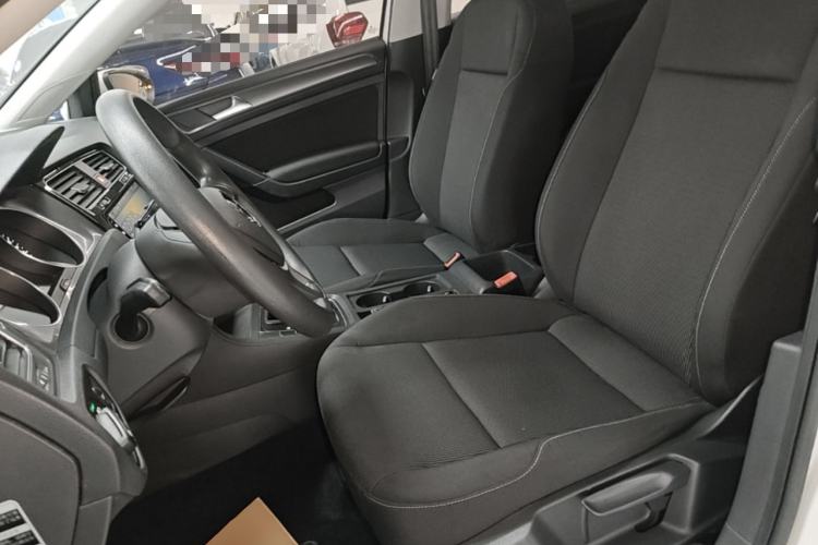 Used Volkswagen Golf 2016 1.6L Automatic Fashion Model Left Front Seat