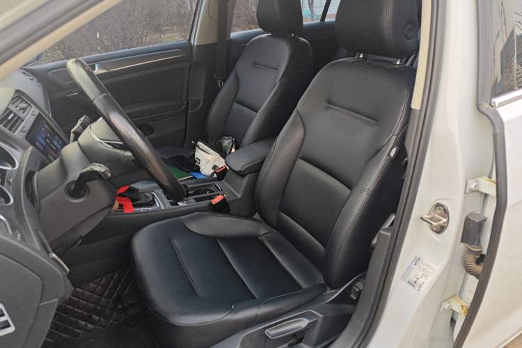 Used Volkswagen Golf 2016 230TSI Automatic Comfort Version Left Front Seat