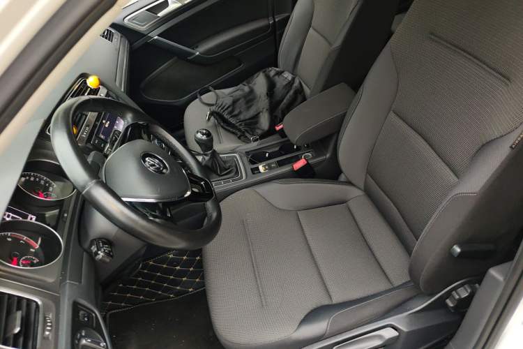 Used Volkswagen Golf 2016 230TSI Manual Comfort Version Left Front Seat