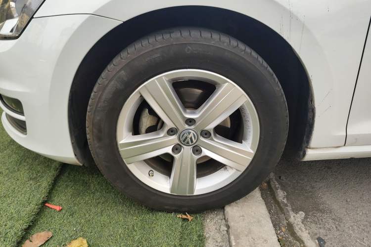 Used Volkswagen Golf 2016 230TSI Manual Comfort Version
