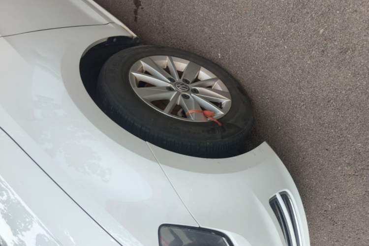 Used Volkswagen Golf 2016 1.6L Manual Fashion Edition Left Front Wheel Hub