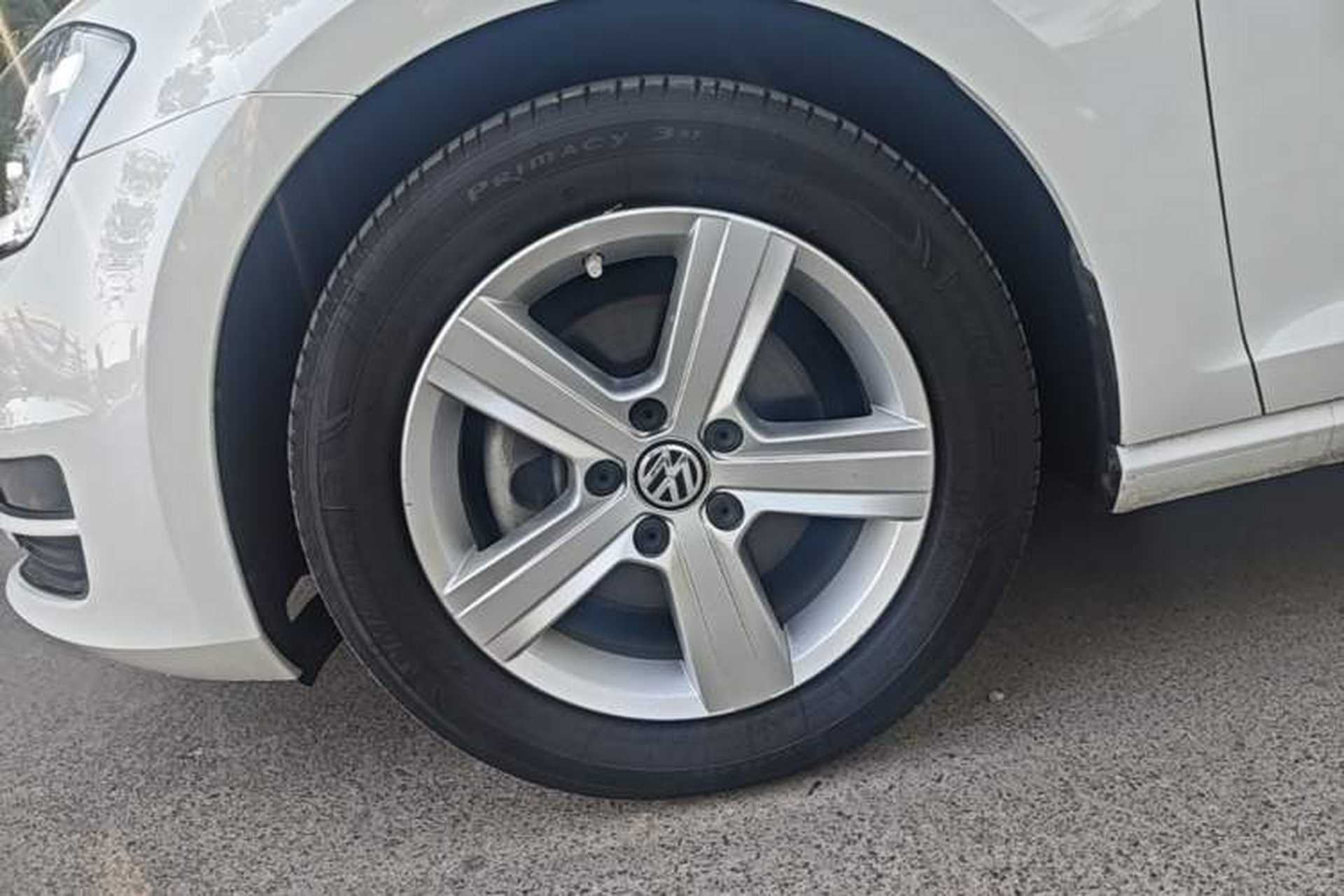Used Volkswagen Golf 2016 230TSI Automatic Comfort Version Left Front Wheel Hub