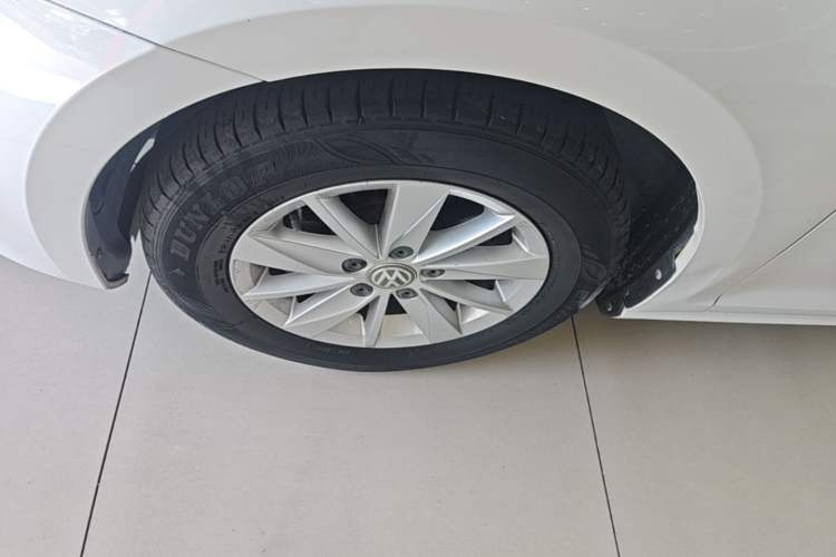 Used Volkswagen Golf 2016 1.6L Automatic Fashion Model Left Front Wheel Hub