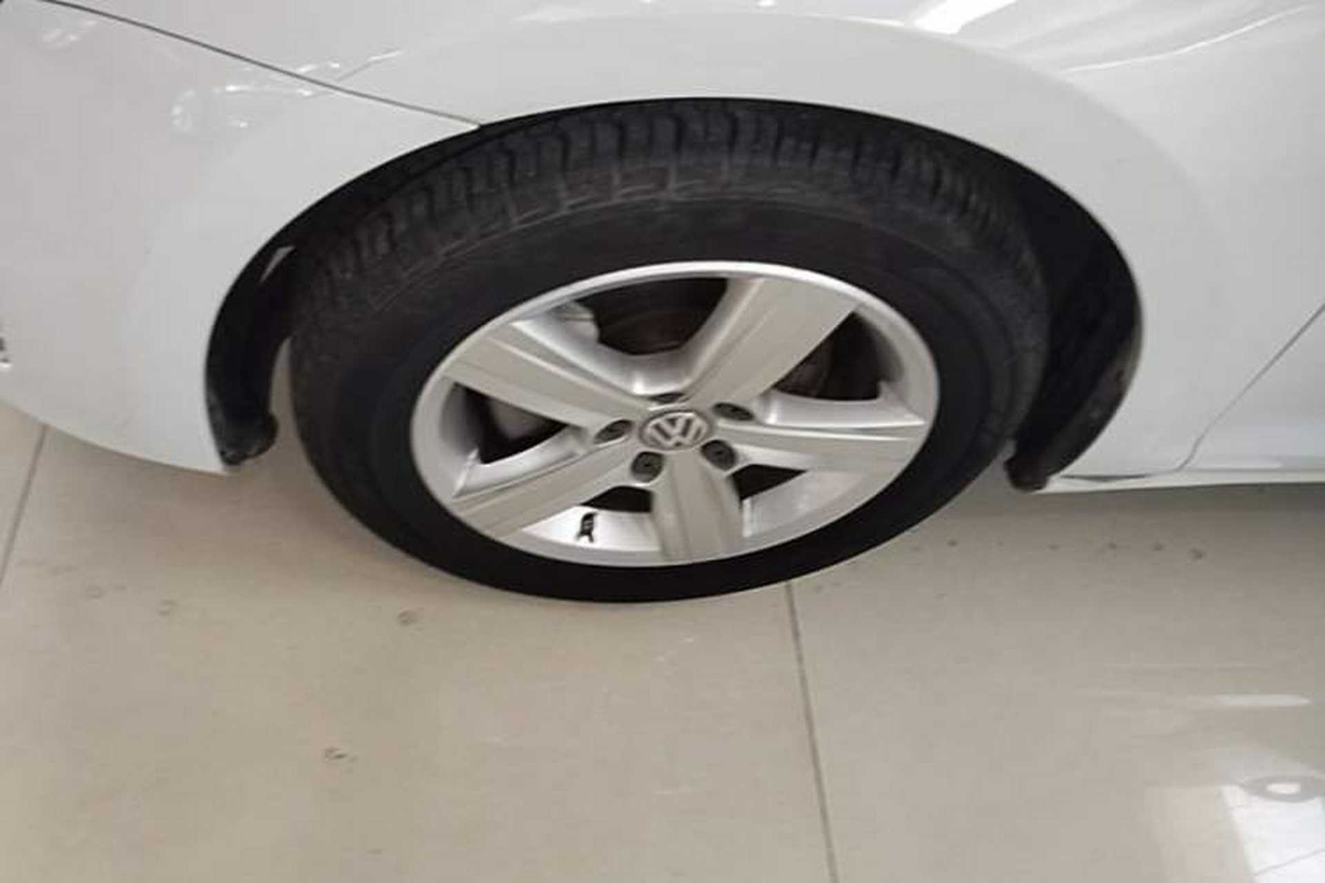Used Volkswagen Golf 2016 230TSI Automatic Comfort Version Left Front Wheel Hub