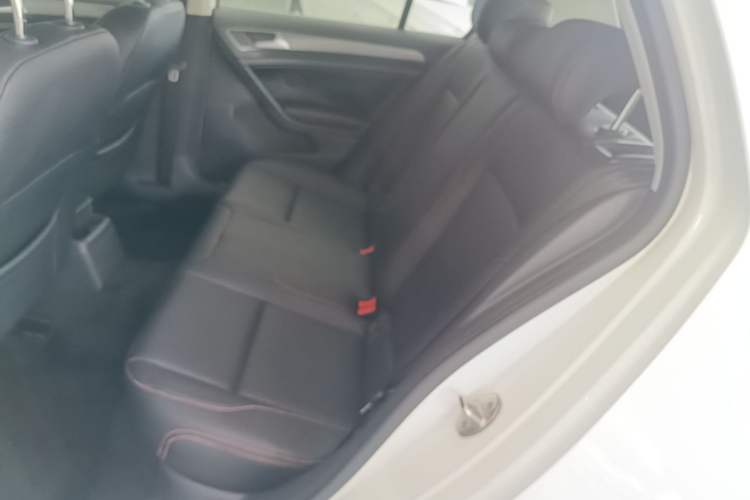 Used Volkswagen Golf 2016 1.6L Automatic Fashion Model Left Rear Seat