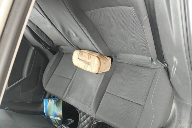 Used Volkswagen Golf 2016 1.6L Automatic Fashion Model Left Rear Seat