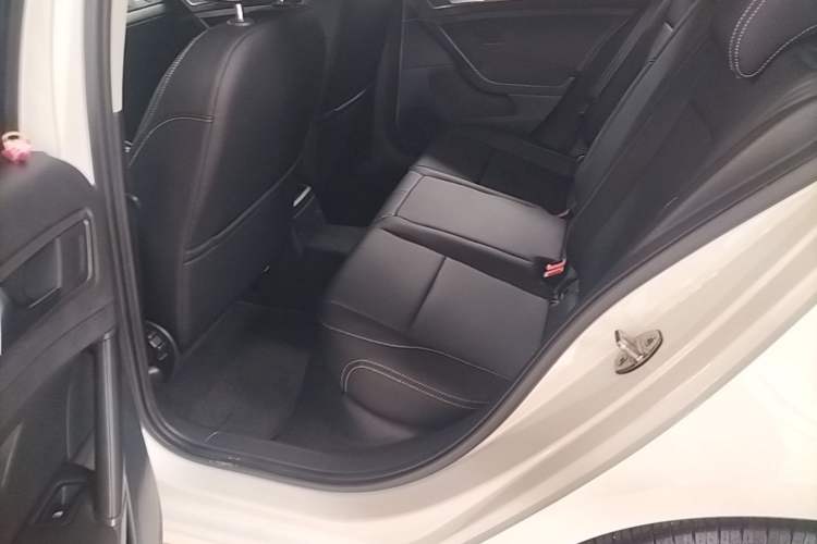 Used Volkswagen Golf 2016 1.6L Automatic Fashion Model Left Rear Seat