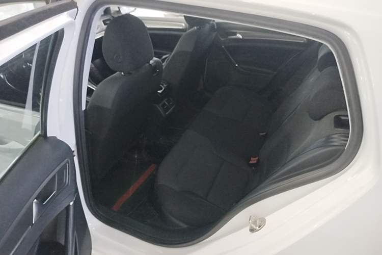 Used Volkswagen Golf 2016 1.6L Automatic Comfort Model Left Rear Seat