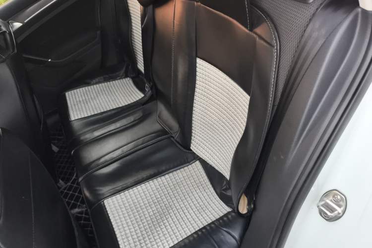 Used Volkswagen Golf 2016 230TSI Automatic Comfort Version Left Rear Seat