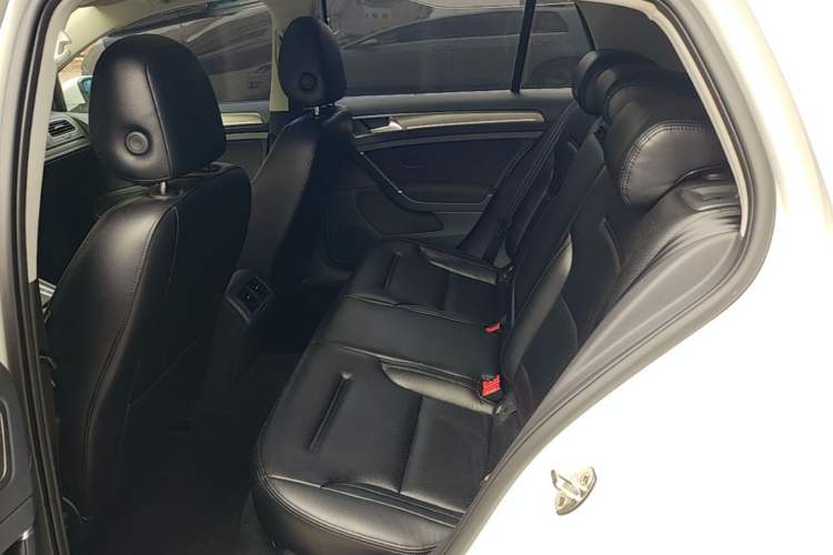 Used Volkswagen Golf 2016 230TSI Automatic Comfort Version Left Rear Seat