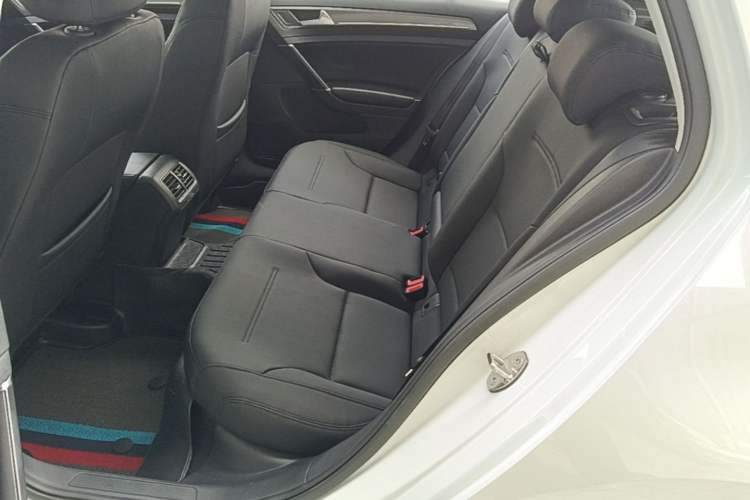Used Volkswagen Golf 2016 1.6L Automatic Comfort Model Left Rear Seat