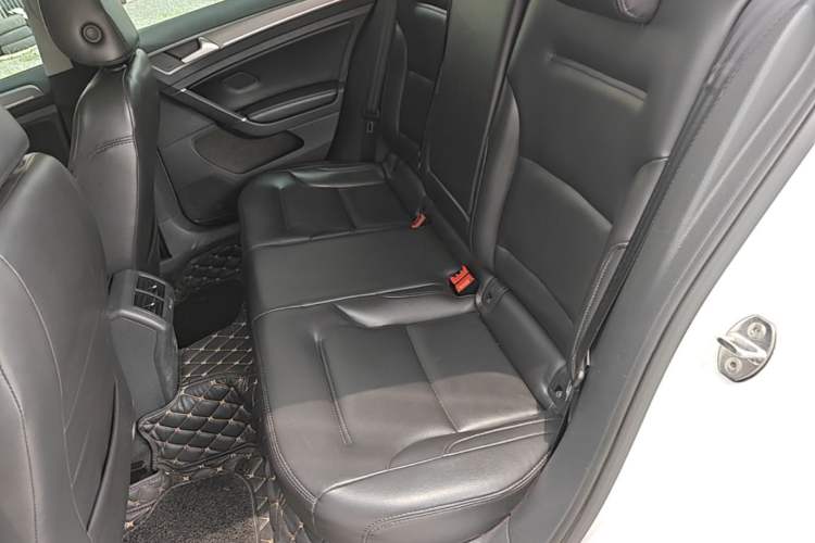 Used Volkswagen Golf 2016 230TSI Automatic Comfort Version Left Rear Seat