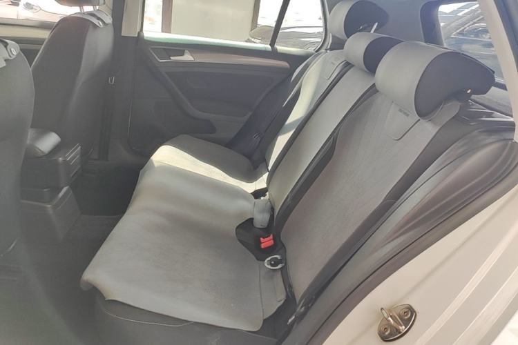 Used Volkswagen Golf 2016 1.6L Automatic Fashion Model Left Rear Seat