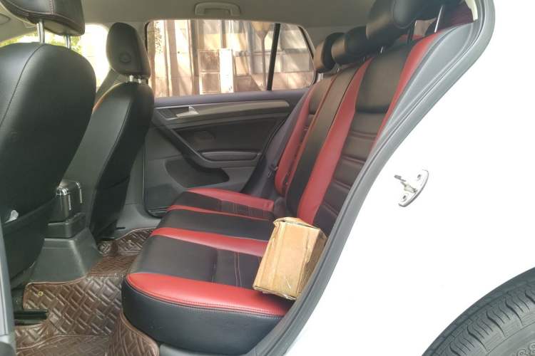 Used Volkswagen Golf 2016 1.6L Automatic Fashion Model Left Rear Seat