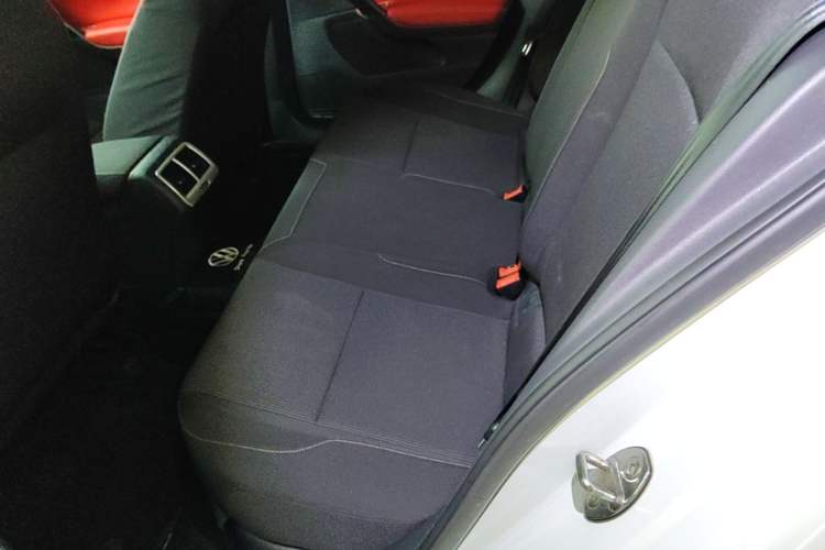 Used Volkswagen Golf 2016 1.6L Automatic Fashion Model Left Rear Seat