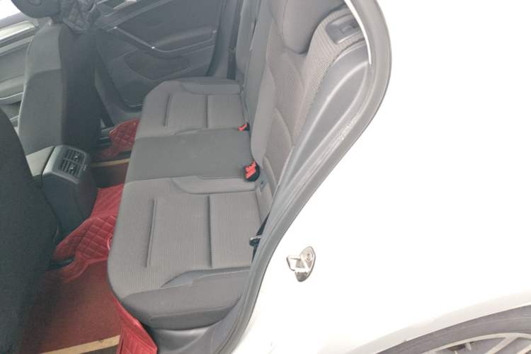 Used Volkswagen Golf 2016 230TSI Automatic Luxury Version Left Rear Seat