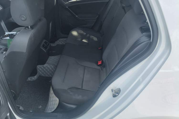 Used Volkswagen Golf 2016 1.6L Automatic Comfort Model Left Rear Seat