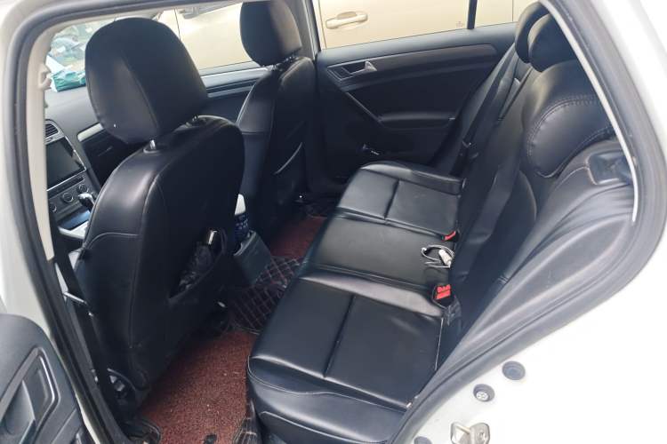 Used Volkswagen Golf 2016 1.6L Automatic Fashion Model Left Rear Seat