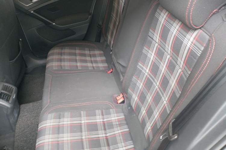 Used Volkswagen Golf 2016 230TSI Automatic Comfort Version Left Rear Seat