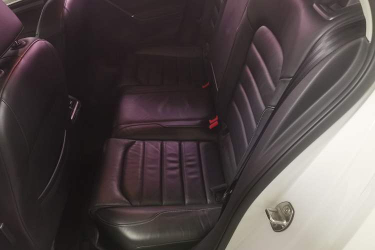 Used Volkswagen Golf 2016 230TSI Automatic Luxury Version Left Rear Seat