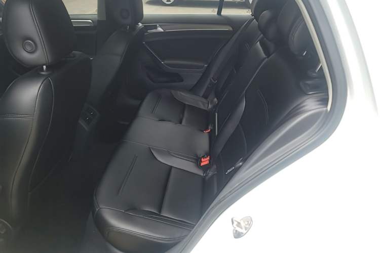 Used Volkswagen Golf 2016 230TSI Automatic Comfort Version Left Rear Seat