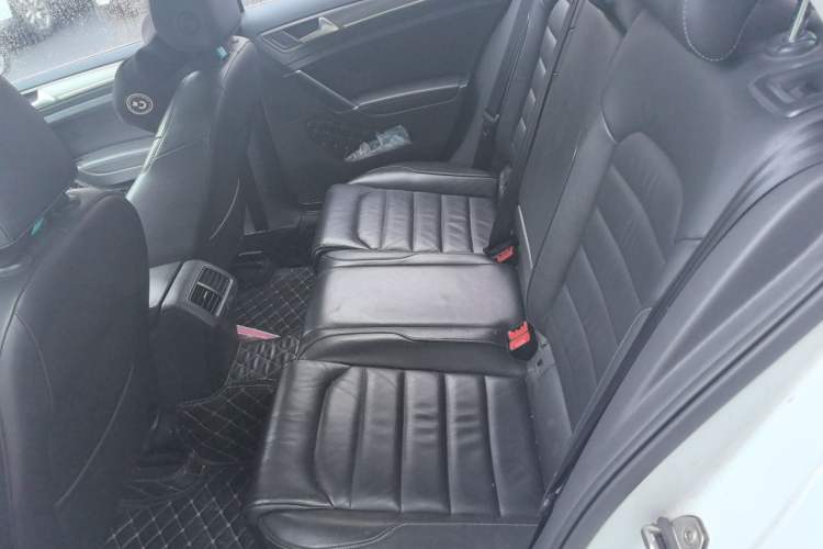 Used Volkswagen Golf 2016 230TSI Automatic Luxury Version Left Rear Seat