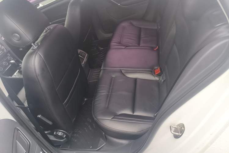 Used Volkswagen Golf 2016 1.6L Automatic Comfort Model Left Rear Seat