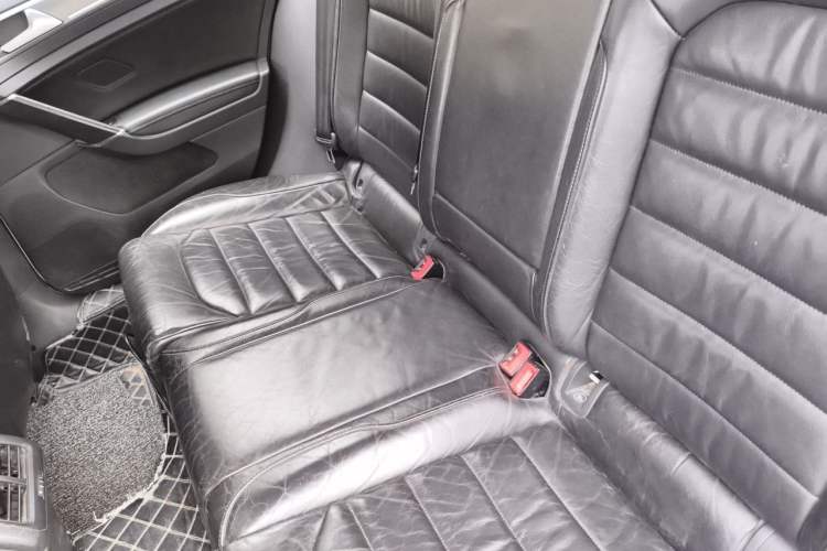 Used Volkswagen Golf 2016 230TSI Automatic Luxury Version Left Rear Seat