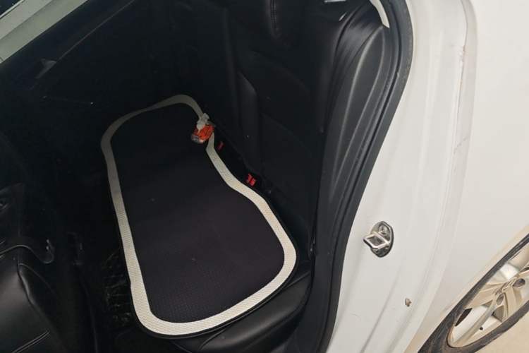 Used Volkswagen Golf 2016 230TSI Automatic Comfort Version Left Rear Seat