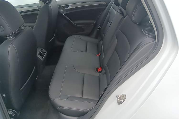 Used Volkswagen Golf 2016 230TSI Automatic Comfort Version Left Rear Seat