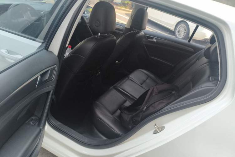 Used Volkswagen Golf 2016 1.6L Automatic Fashion Model Left Rear Seat