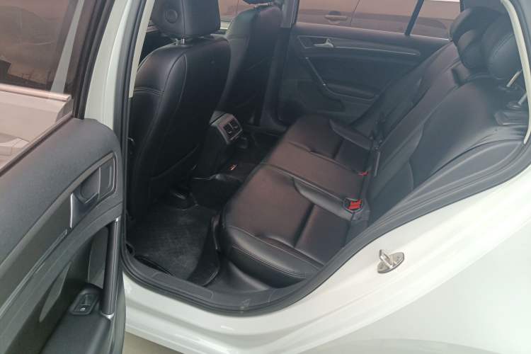 Used Volkswagen Golf 2016 230TSI Automatic Comfort Version Left Rear Seat