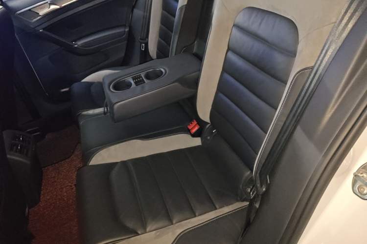 Used Volkswagen Golf 2016 1.4TSI Automatic R-Line Left Rear Seat