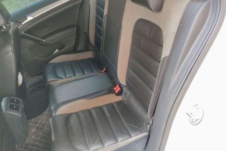 Used Volkswagen Golf 2016 1.4TSI Automatic R-Line Left Rear Seat